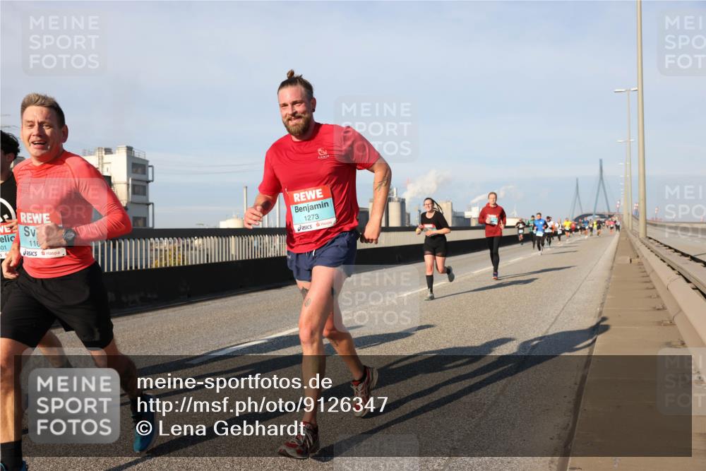 03.10.2025 - Köhlbrandbrückenlauf Lena Gebhardt http://msf.ph/oto/9126347 03.10.2025 09:46:18 Position 2 01, 116, 1273 meine-sportfotos.de
