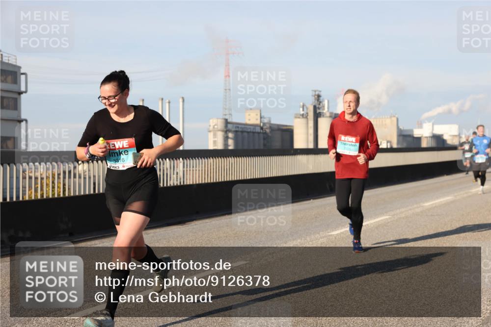 03.10.2025 - Köhlbrandbrückenlauf Lena Gebhardt http://msf.ph/oto/9126378 03.10.2025 09:46:20 Position 2 3316, 1225 meine-sportfotos.de