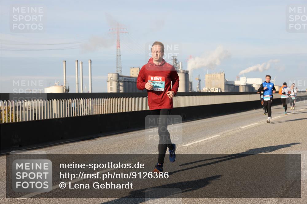03.10.2025 - Köhlbrandbrückenlauf Lena Gebhardt http://msf.ph/oto/9126386 03.10.2025 09:46:20 Position 2 1225 meine-sportfotos.de