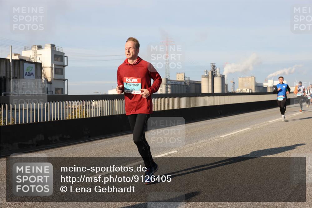 03.10.2025 - Köhlbrandbrückenlauf Lena Gebhardt http://msf.ph/oto/9126405 03.10.2025 09:46:21 Position 2 1225 meine-sportfotos.de