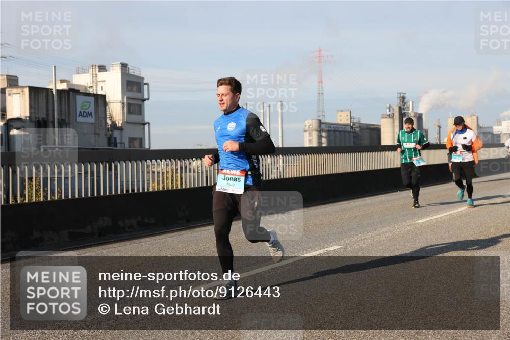 03.10.2025 - Köhlbrandbrückenlauf Lena Gebhardt http://msf.ph/oto/9126443 03.10.2025 09:46:24 Position 2 2947 meine-sportfotos.de