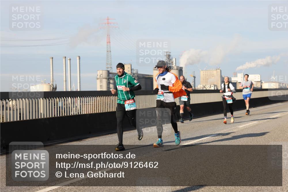 03.10.2025 - Köhlbrandbrückenlauf Lena Gebhardt http://msf.ph/oto/9126462 03.10.2025 09:46:25 Position 2 1526 meine-sportfotos.de