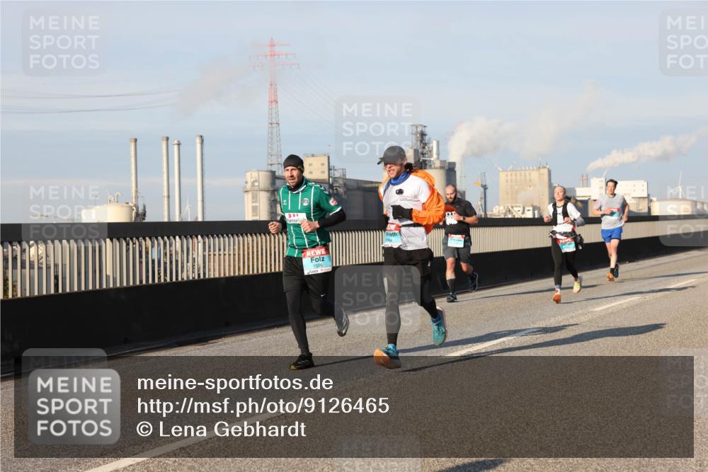 03.10.2025 - Köhlbrandbrückenlauf Lena Gebhardt http://msf.ph/oto/9126465 03.10.2025 09:46:25 Position 2 1526, 3184 meine-sportfotos.de