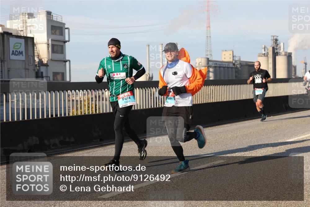 03.10.2025 - Köhlbrandbrückenlauf Lena Gebhardt http://msf.ph/oto/9126492 03.10.2025 09:46:26 Position 2 1526 meine-sportfotos.de