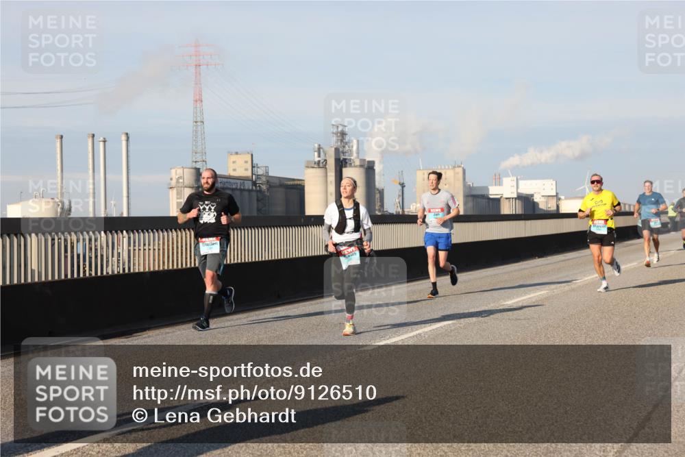 03.10.2025 - Köhlbrandbrückenlauf Lena Gebhardt http://msf.ph/oto/9126510 03.10.2025 09:46:27 Position 2  meine-sportfotos.de