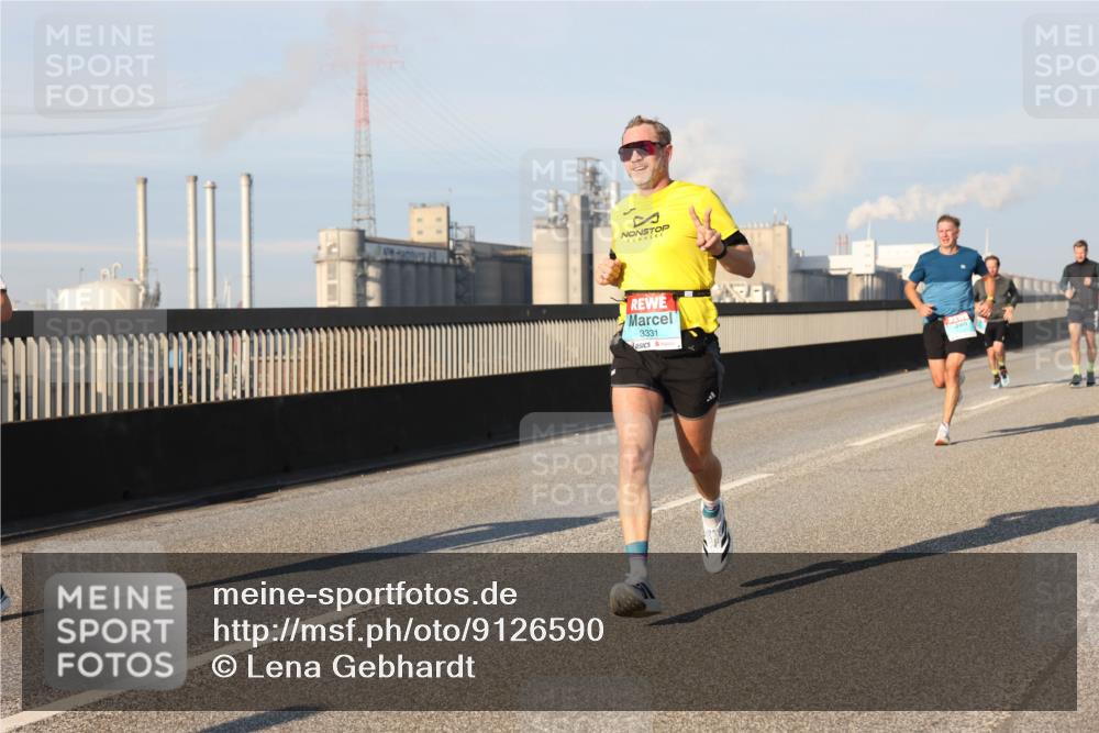 03.10.2025 - Köhlbrandbrückenlauf Lena Gebhardt http://msf.ph/oto/9126590 03.10.2025 09:46:30 Position 2 3331 meine-sportfotos.de