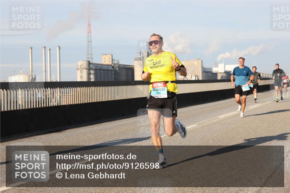 03.10.2025 - Köhlbrandbrückenlauf Lena Gebhardt http://msf.ph/oto/9126598 03.10.2025 09:46:30 Position 2 3331 meine-sportfotos.de