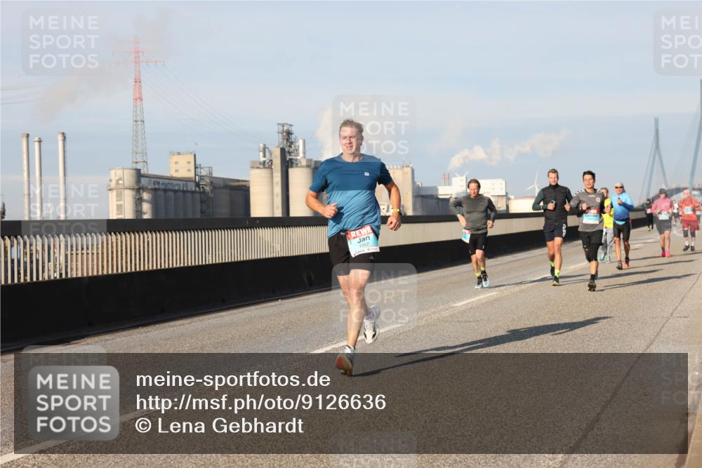 03.10.2025 - Köhlbrandbrückenlauf Lena Gebhardt http://msf.ph/oto/9126636 03.10.2025 09:46:32 Position 2 1357 meine-sportfotos.de