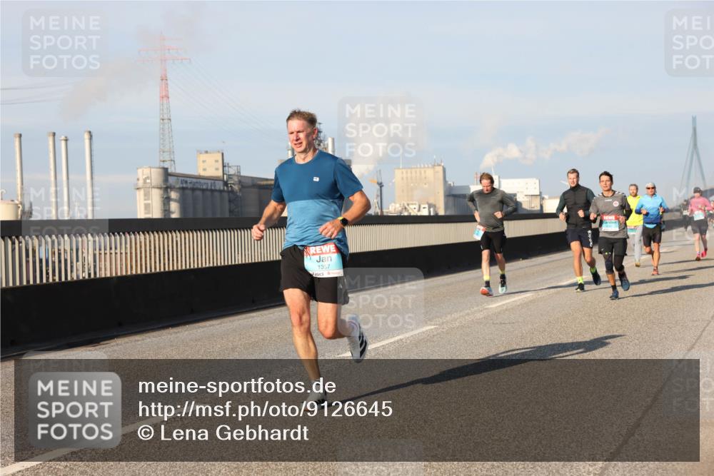 03.10.2025 - Köhlbrandbrückenlauf Lena Gebhardt http://msf.ph/oto/9126645 03.10.2025 09:46:33 Position 2 1357 meine-sportfotos.de
