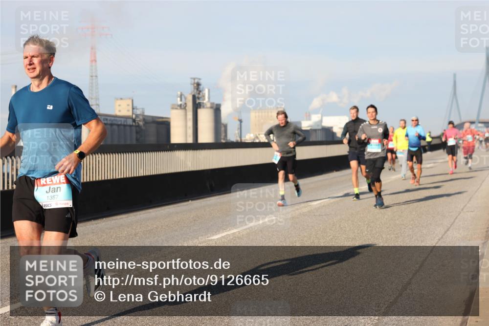 03.10.2025 - Köhlbrandbrückenlauf Lena Gebhardt http://msf.ph/oto/9126665 03.10.2025 09:46:34 Position 2 1357 meine-sportfotos.de