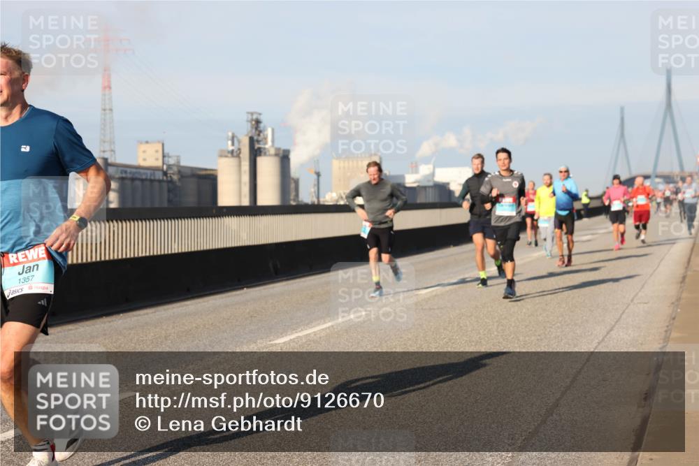 03.10.2025 - Köhlbrandbrückenlauf Lena Gebhardt http://msf.ph/oto/9126670 03.10.2025 09:46:34 Position 2 1357 meine-sportfotos.de