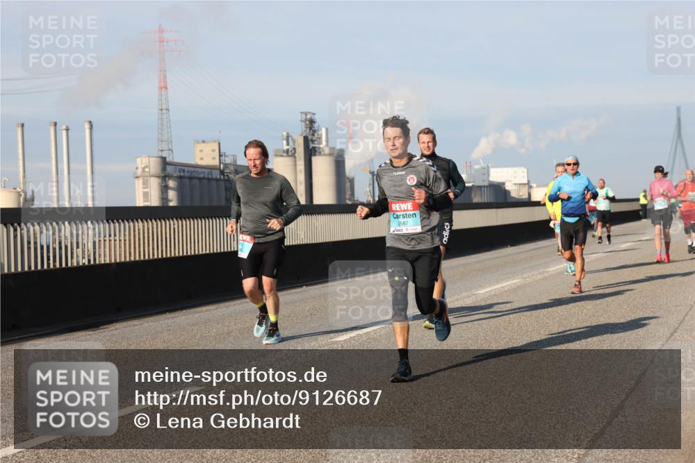 03.10.2025 - Köhlbrandbrückenlauf Lena Gebhardt http://msf.ph/oto/9126687 03.10.2025 09:46:35 Position 2 2587 meine-sportfotos.de