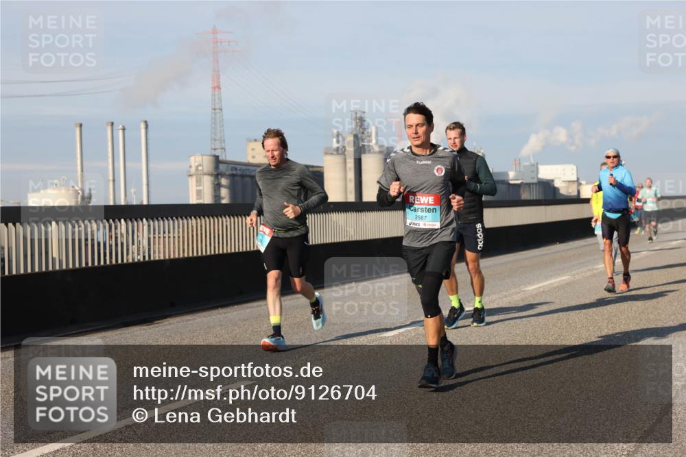 03.10.2025 - Köhlbrandbrückenlauf Lena Gebhardt http://msf.ph/oto/9126704 03.10.2025 09:46:36 Position 2 2587 meine-sportfotos.de