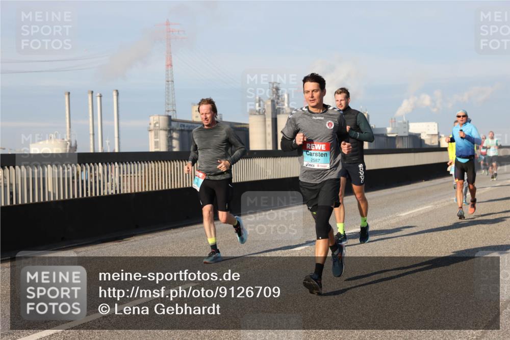 03.10.2025 - Köhlbrandbrückenlauf Lena Gebhardt http://msf.ph/oto/9126709 03.10.2025 09:46:36 Position 2 2587 meine-sportfotos.de