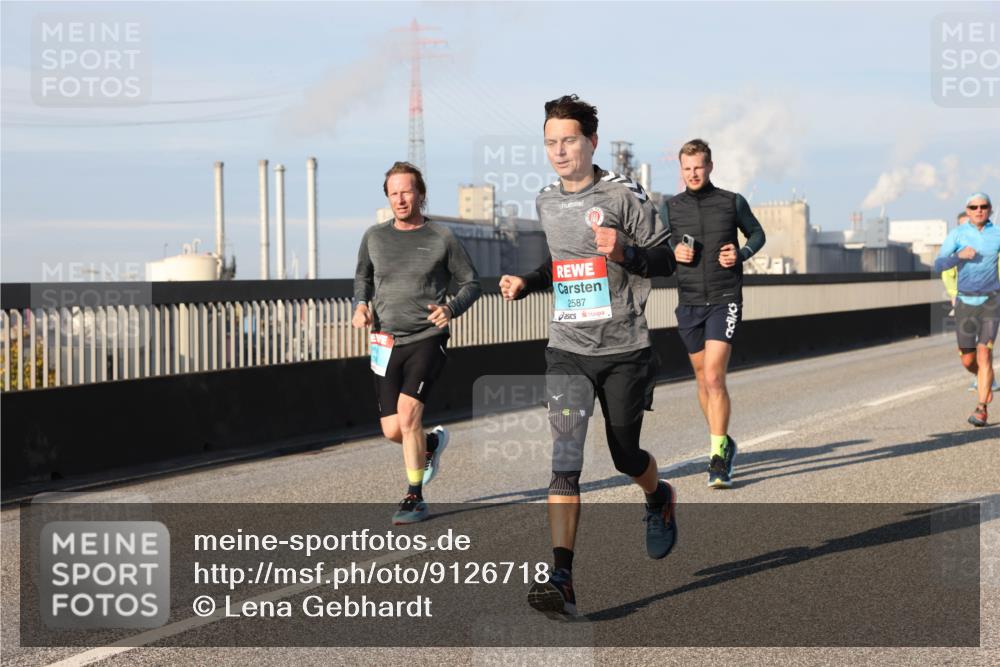 03.10.2025 - Köhlbrandbrückenlauf Lena Gebhardt http://msf.ph/oto/9126718 03.10.2025 09:46:36 Position 2 2587 meine-sportfotos.de