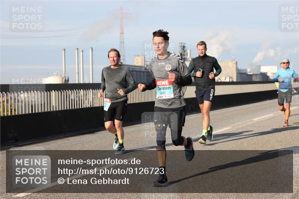03.10.2025 - Köhlbrandbrückenlauf Lena Gebhardt http://msf.ph/oto/9126723 03.10.2025 09:46:36 Position 2 2587 meine-sportfotos.de