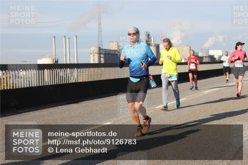 03.10.2025 - Köhlbrandbrückenlauf Lena Gebhardt http://msf.ph/oto/9126783 03.10.2025 09:46:38 Position 2  meine-sportfotos.de