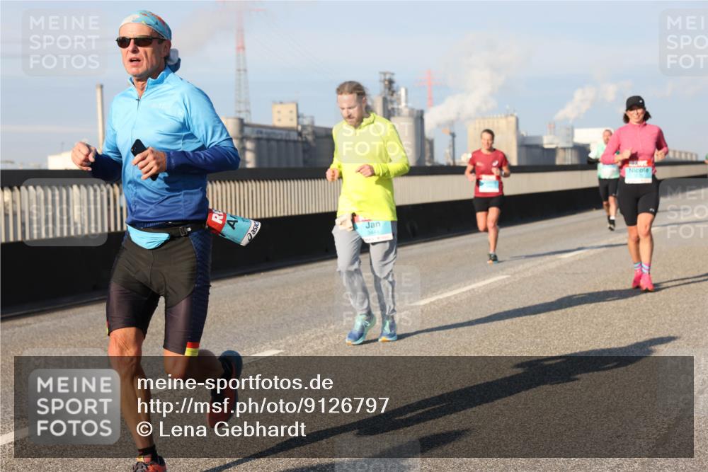 03.10.2025 - Köhlbrandbrückenlauf Lena Gebhardt http://msf.ph/oto/9126797 03.10.2025 09:46:39 Position 2  meine-sportfotos.de