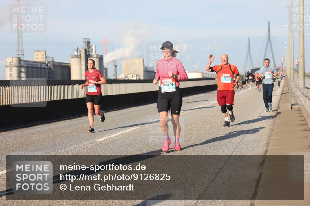 03.10.2025 - Köhlbrandbrückenlauf Lena Gebhardt http://msf.ph/oto/9126825 03.10.2025 09:46:40 Position 2 1123 meine-sportfotos.de