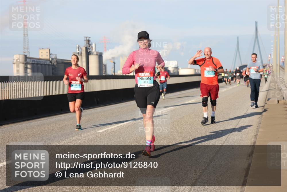 03.10.2025 - Köhlbrandbrückenlauf Lena Gebhardt http://msf.ph/oto/9126840 03.10.2025 09:46:40 Position 2 1123 meine-sportfotos.de