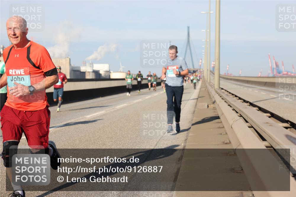 03.10.2025 - Köhlbrandbrückenlauf Lena Gebhardt http://msf.ph/oto/9126887 03.10.2025 09:46:42 Position 2  meine-sportfotos.de