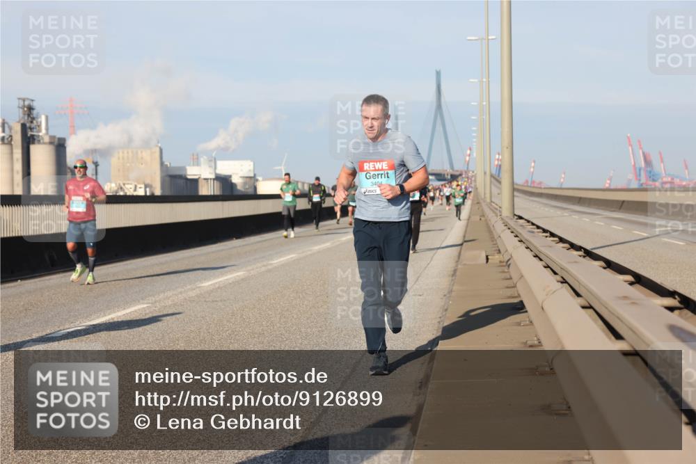 03.10.2025 - Köhlbrandbrückenlauf Lena Gebhardt http://msf.ph/oto/9126899 03.10.2025 09:46:43 Position 2 3404 meine-sportfotos.de