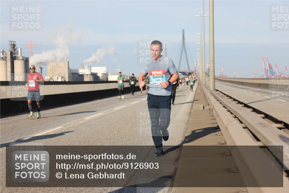 03.10.2025 - Köhlbrandbrückenlauf Lena Gebhardt http://msf.ph/oto/9126903 03.10.2025 09:46:43 Position 2 3404 meine-sportfotos.de
