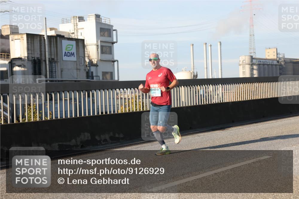 03.10.2025 - Köhlbrandbrückenlauf Lena Gebhardt http://msf.ph/oto/9126929 03.10.2025 09:46:46 Position 2 2995 meine-sportfotos.de