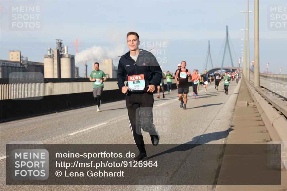03.10.2025 - Köhlbrandbrückenlauf Lena Gebhardt http://msf.ph/oto/9126964 03.10.2025 09:46:49 Position 2 1216 meine-sportfotos.de