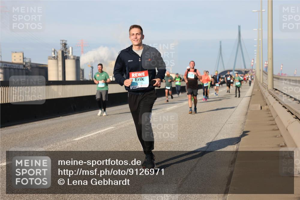 03.10.2025 - Köhlbrandbrückenlauf Lena Gebhardt http://msf.ph/oto/9126971 03.10.2025 09:46:49 Position 2 1216 meine-sportfotos.de