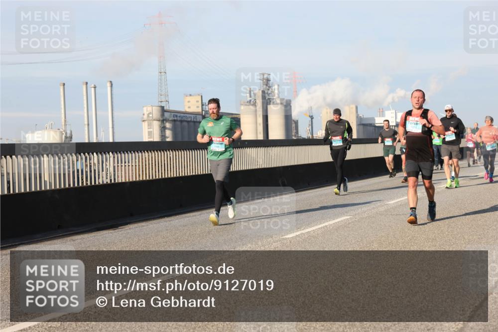03.10.2025 - Köhlbrandbrückenlauf Lena Gebhardt http://msf.ph/oto/9127019 03.10.2025 09:46:51 Position 2  meine-sportfotos.de