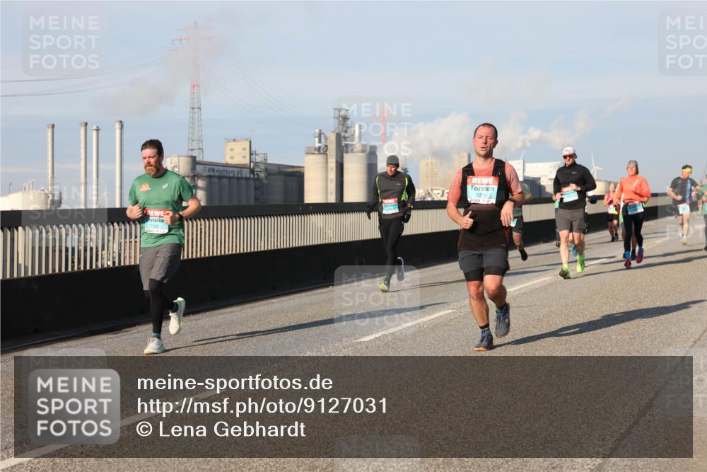 03.10.2025 - Köhlbrandbrückenlauf Lena Gebhardt http://msf.ph/oto/9127031 03.10.2025 09:46:52 Position 2 1105, 1274 meine-sportfotos.de