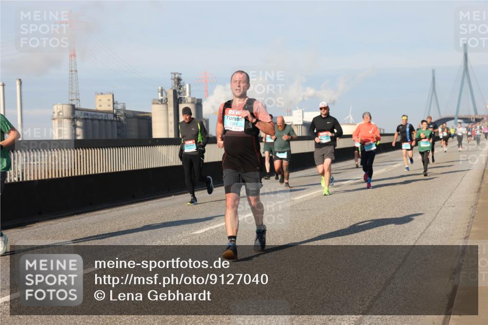 03.10.2025 - Köhlbrandbrückenlauf Lena Gebhardt http://msf.ph/oto/9127040 03.10.2025 09:46:52 Position 2 1274 meine-sportfotos.de