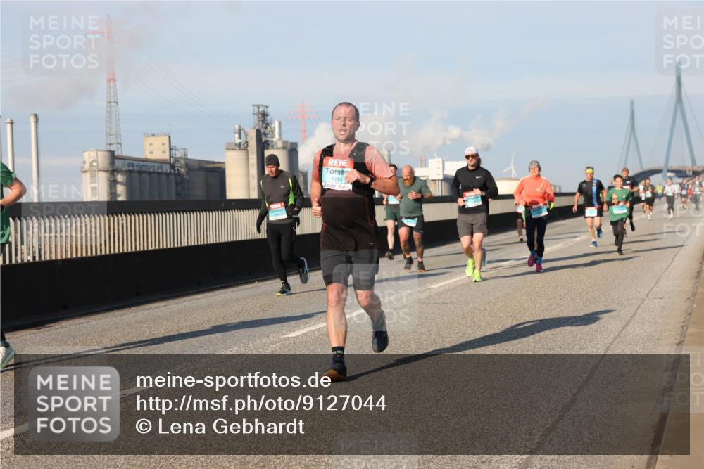 03.10.2025 - Köhlbrandbrückenlauf Lena Gebhardt http://msf.ph/oto/9127044 03.10.2025 09:46:52 Position 2 4, 1274 meine-sportfotos.de
