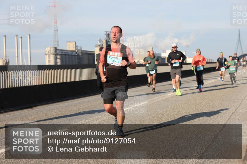 03.10.2025 - Köhlbrandbrückenlauf Lena Gebhardt http://msf.ph/oto/9127054 03.10.2025 09:46:52 Position 2 1274 meine-sportfotos.de