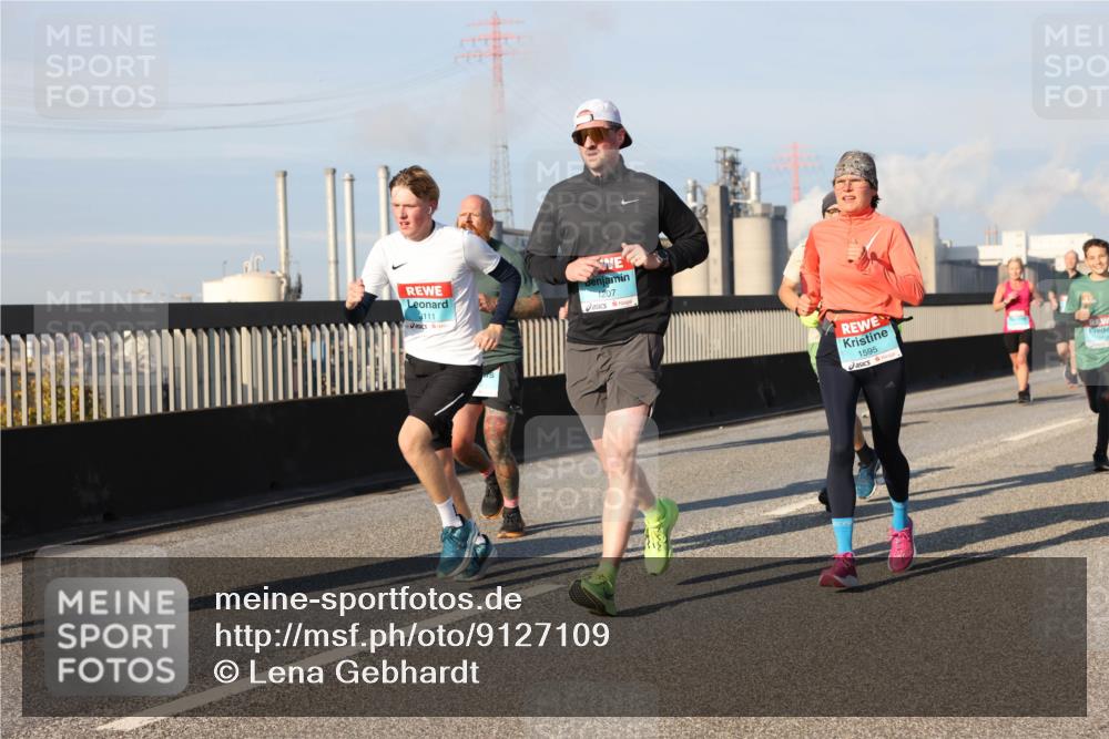 03.10.2025 - Köhlbrandbrückenlauf Lena Gebhardt http://msf.ph/oto/9127109 03.10.2025 09:46:55 Position 2 3111, 1207, 1595 meine-sportfotos.de