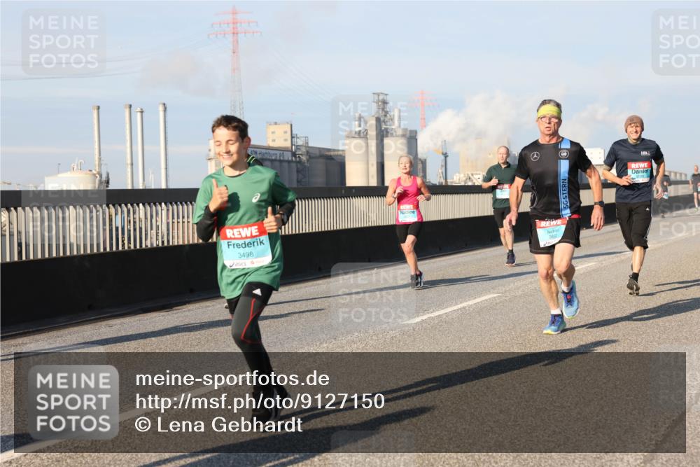 03.10.2025 - Köhlbrandbrückenlauf Lena Gebhardt http://msf.ph/oto/9127150 03.10.2025 09:46:58 Position 2 3498, 383 meine-sportfotos.de