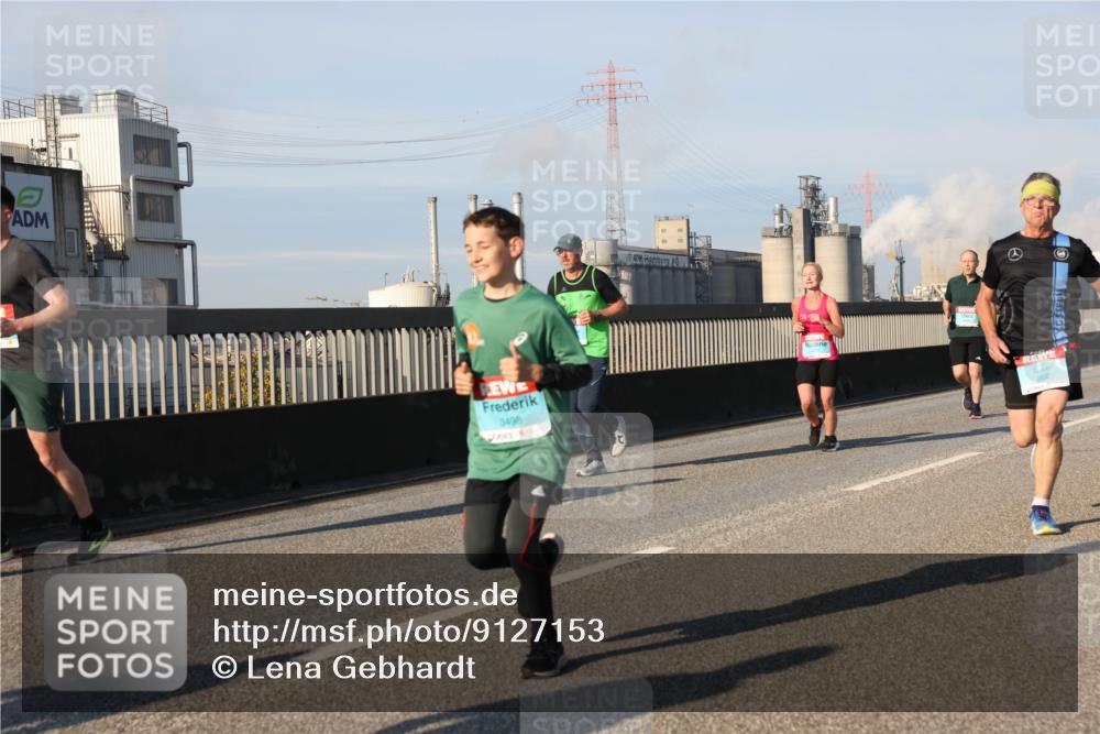 03.10.2025 - Köhlbrandbrückenlauf Lena Gebhardt http://msf.ph/oto/9127153 03.10.2025 09:46:58 Position 2 3498 meine-sportfotos.de