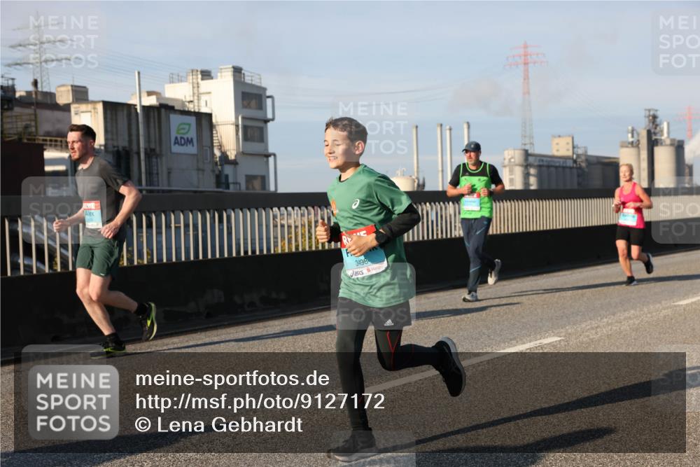 03.10.2025 - Köhlbrandbrückenlauf Lena Gebhardt http://msf.ph/oto/9127172 03.10.2025 09:46:58 Position 2 5, 3498 meine-sportfotos.de