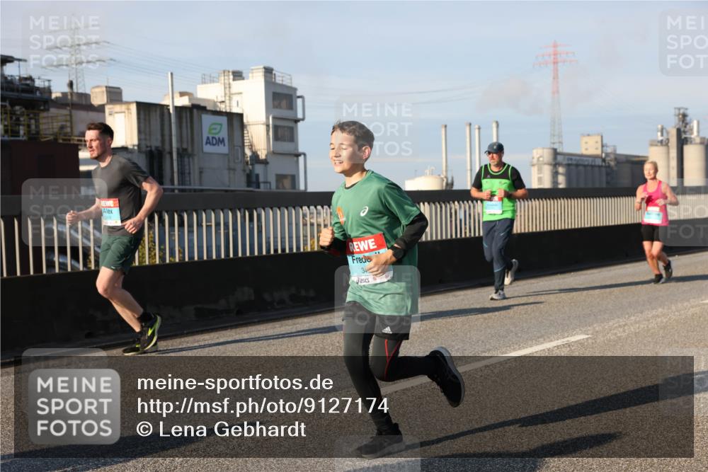 03.10.2025 - Köhlbrandbrückenlauf Lena Gebhardt http://msf.ph/oto/9127174 03.10.2025 09:46:58 Position 2 34 meine-sportfotos.de