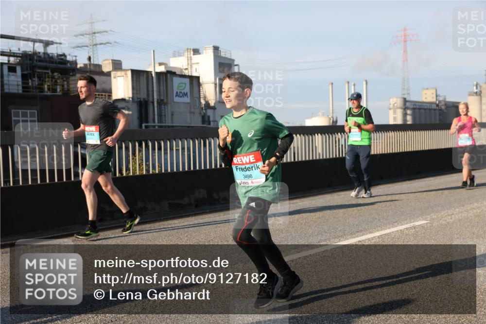 03.10.2025 - Köhlbrandbrückenlauf Lena Gebhardt http://msf.ph/oto/9127182 03.10.2025 09:46:58 Position 2 3498 meine-sportfotos.de