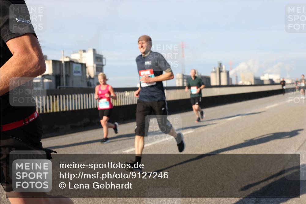 03.10.2025 - Köhlbrandbrückenlauf Lena Gebhardt http://msf.ph/oto/9127246 03.10.2025 09:47:01 Position 2  meine-sportfotos.de