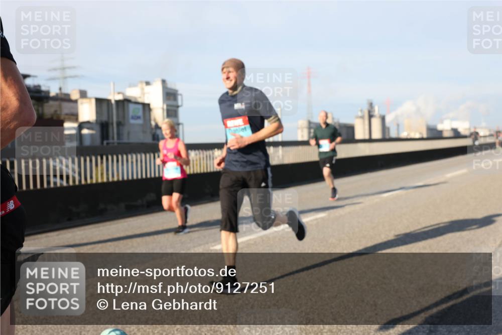 03.10.2025 - Köhlbrandbrückenlauf Lena Gebhardt http://msf.ph/oto/9127251 03.10.2025 09:47:01 Position 2  meine-sportfotos.de