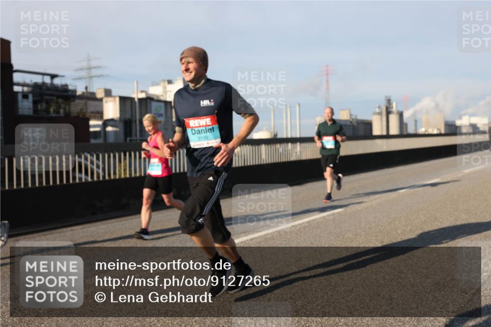03.10.2025 - Köhlbrandbrückenlauf Lena Gebhardt http://msf.ph/oto/9127265 03.10.2025 09:47:01 Position 2 3139 meine-sportfotos.de