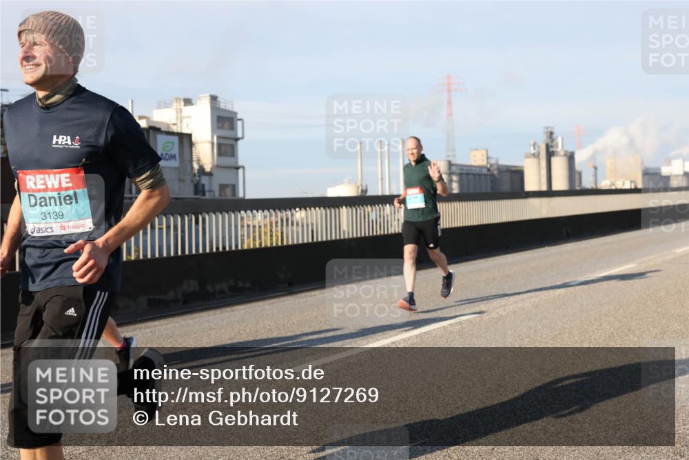 03.10.2025 - Köhlbrandbrückenlauf Lena Gebhardt http://msf.ph/oto/9127269 03.10.2025 09:47:01 Position 2 3139 meine-sportfotos.de