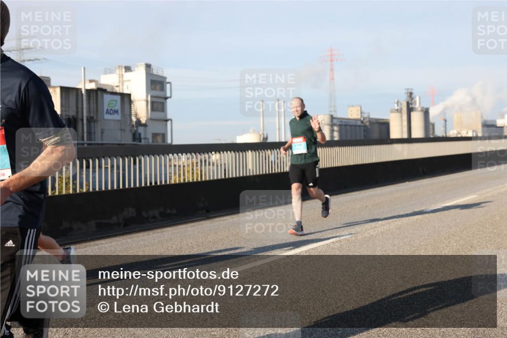 03.10.2025 - Köhlbrandbrückenlauf Lena Gebhardt http://msf.ph/oto/9127272 03.10.2025 09:47:01 Position 2  meine-sportfotos.de