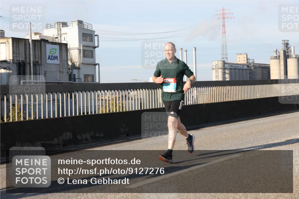 03.10.2025 - Köhlbrandbrückenlauf Lena Gebhardt http://msf.ph/oto/9127276 03.10.2025 09:47:01 Position 2  meine-sportfotos.de