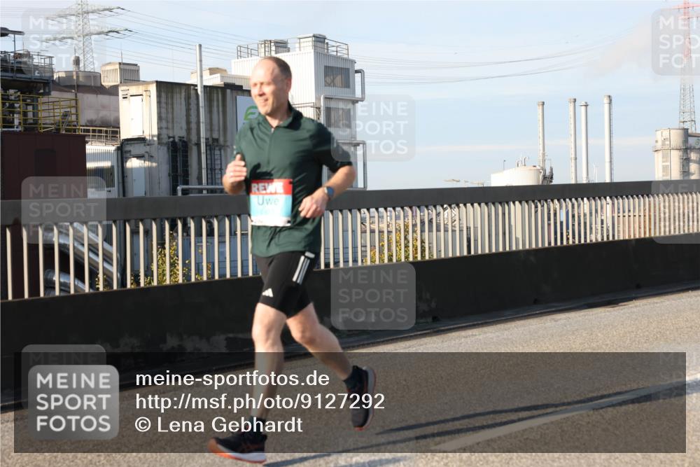 03.10.2025 - Köhlbrandbrückenlauf Lena Gebhardt http://msf.ph/oto/9127292 03.10.2025 09:47:02 Position 2  meine-sportfotos.de