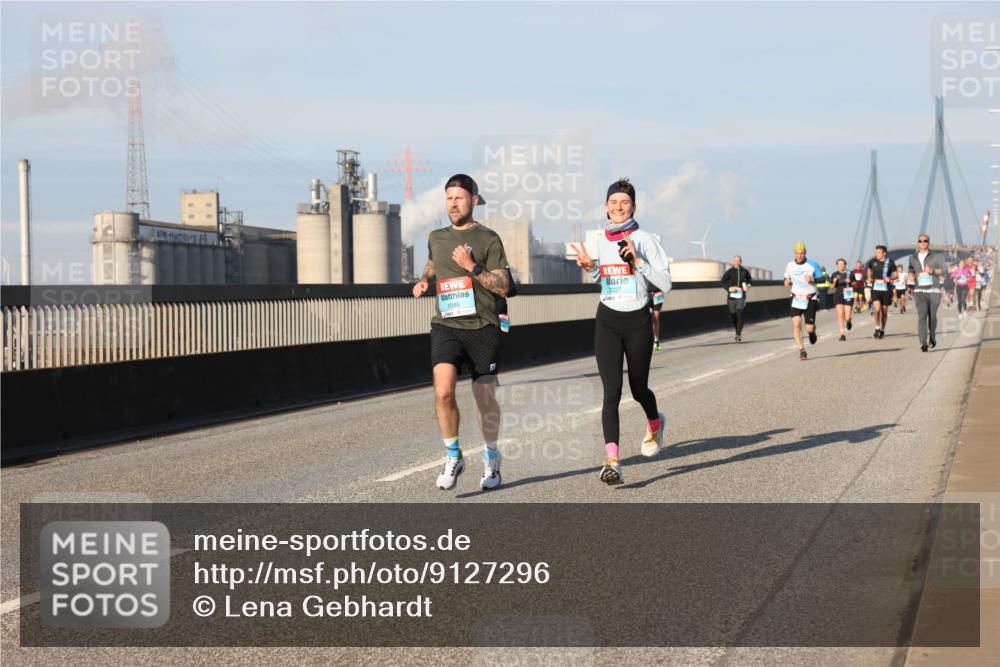 03.10.2025 - Köhlbrandbrückenlauf Lena Gebhardt http://msf.ph/oto/9127296 03.10.2025 09:47:05 Position 2 1088, 3227 meine-sportfotos.de