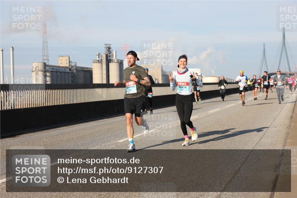 03.10.2025 - Köhlbrandbrückenlauf Lena Gebhardt http://msf.ph/oto/9127307 03.10.2025 09:47:05 Position 2 4, 1088, 3227 meine-sportfotos.de